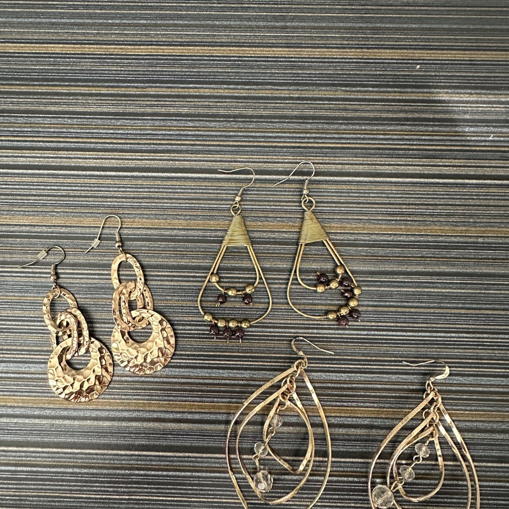Assorted earrings - Picture 2 of 2